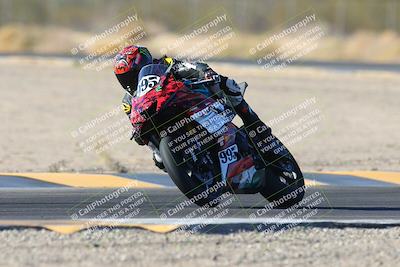 media/Jan-10-2025-CVMA Friday Practice (Fri) [[489e0da257]]/Group 4 and Trackday/Session 5 (Turn 7)/